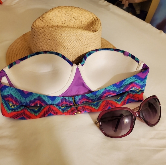 💗3 for $20 SALE!!Bikini top - Picture 2 of 2